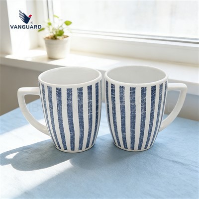 Caneca de cerâmica com caixa de cores do Windows