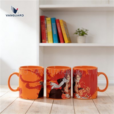 Caneca de cerâmica simples e moderna