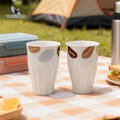 Xícara de café de cerâmica sem alça