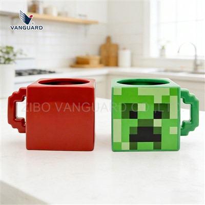 Caneca de cerâmica quadrada de marca
